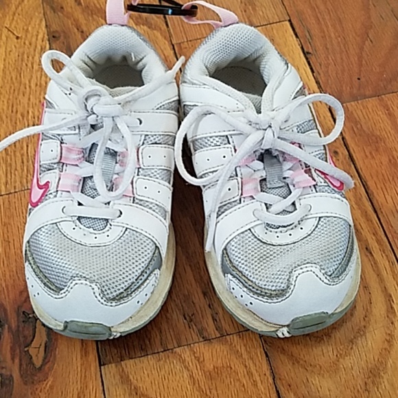 Nike Child Sneaker - Picture 2 of 5